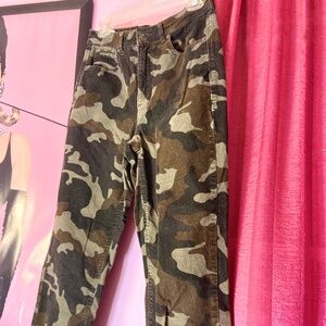 American Eagle Corduroy Camouflage Super Stretch Pants Women’s Size Regular 8